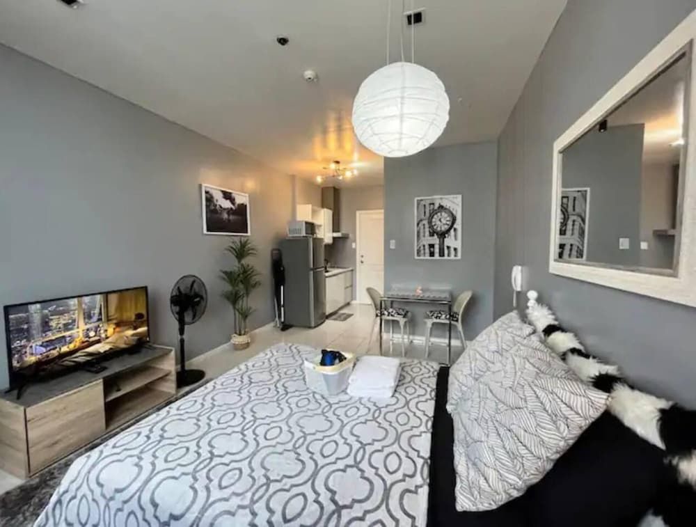 The Gramercy Residence Makati Suite Amazing View Studio 4