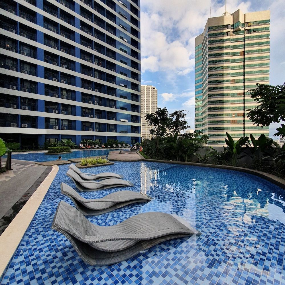 Air Residence Makati Elegant Design WiFi