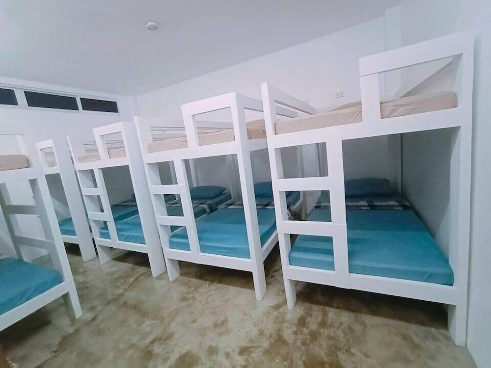 Basic Shared Dormitory, Multiple Beds
