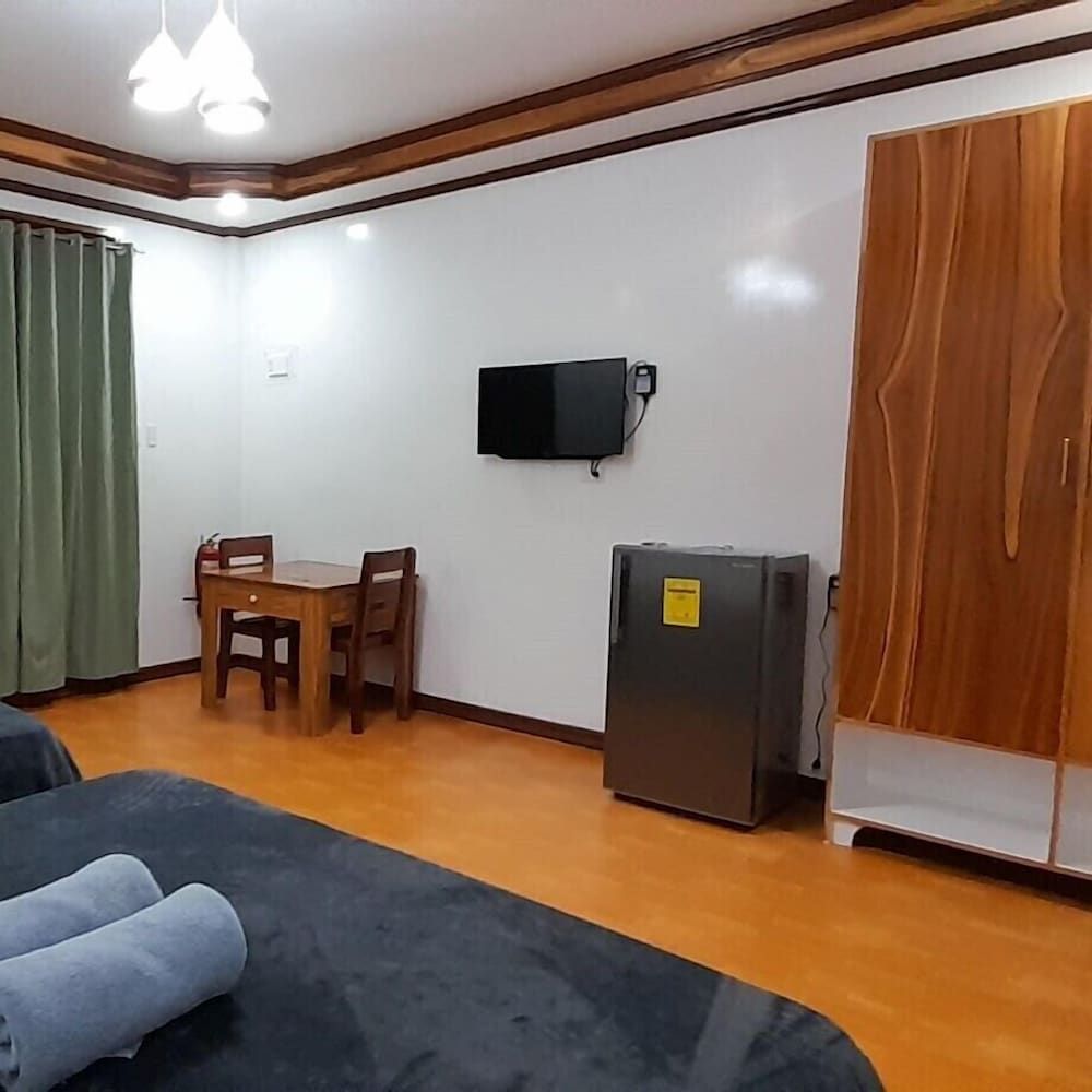 Takbo Beach Resort Cabana 2 - Superior 2 Queen Beds 7