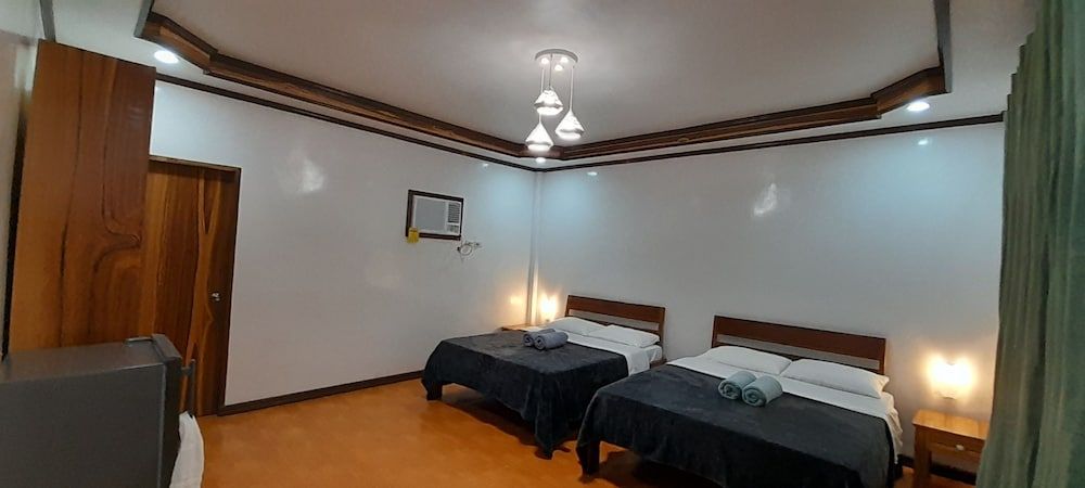 Takbo Beach Resort Cabana 2 - Superior 2 Queen Beds 3