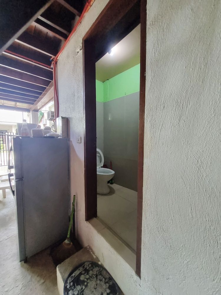 Flo Bed and Breakfast Economy Studio 5