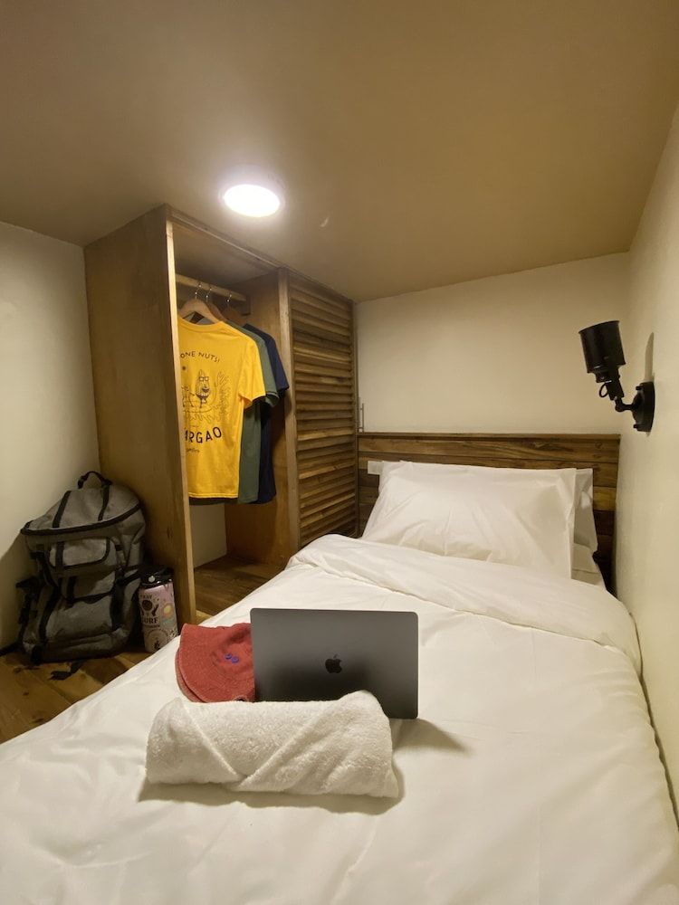 Happiness Hostel Siargao Bed in 6-Bed Mixed Dormitory Room 5