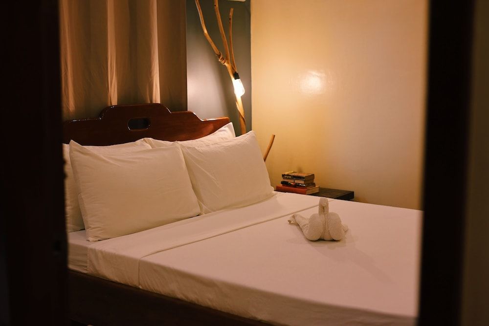 Happiness Beach Resort Siargao Three-Bedroom Beachfront Villa 4