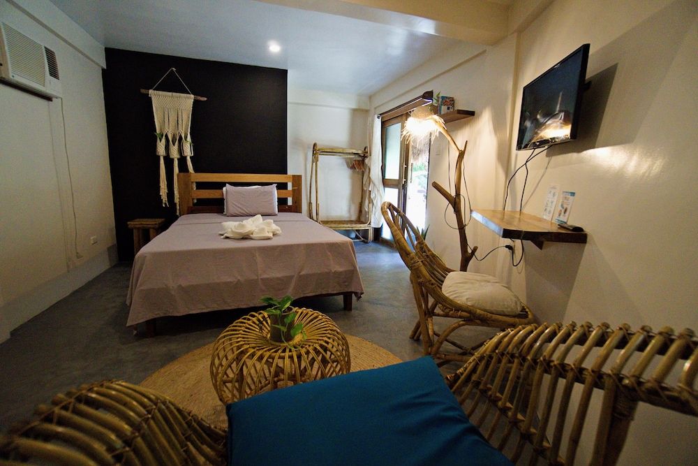 Happiness Beach Resort Siargao Standard Room with Balcony 2