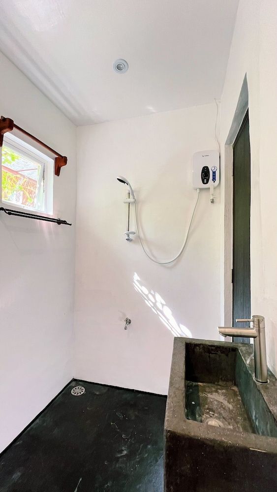 Happiness Beach Resort Siargao Three-Bedroom Beachfront Villa 9