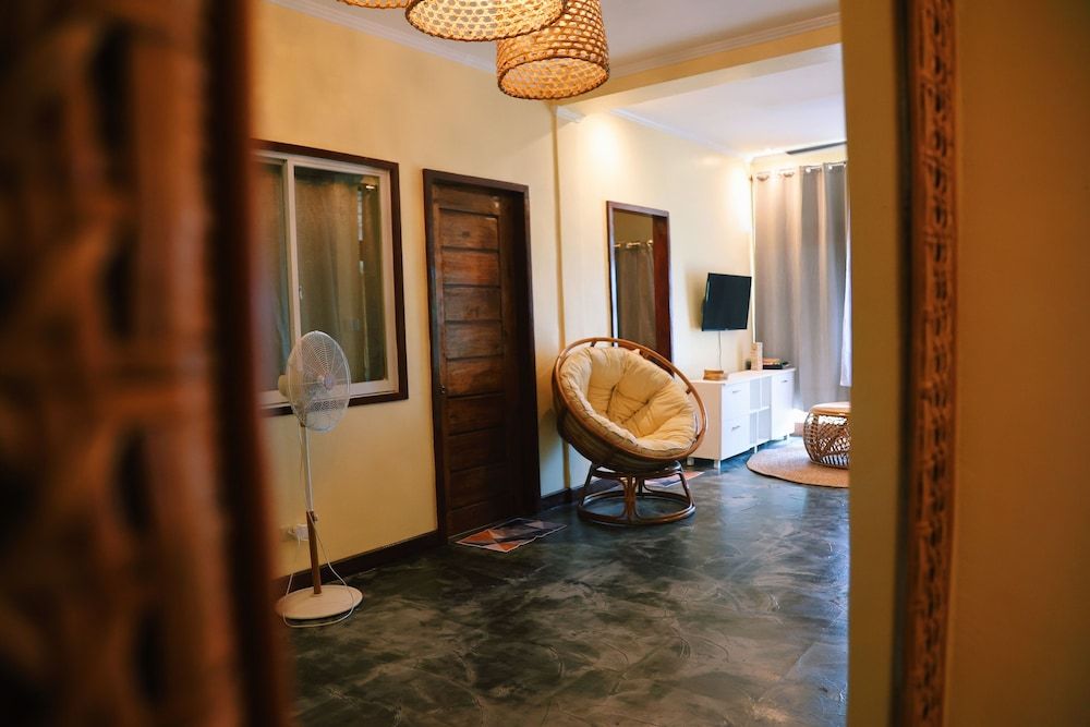 Happiness Beach Resort Siargao Three-Bedroom Beachfront Villa 15