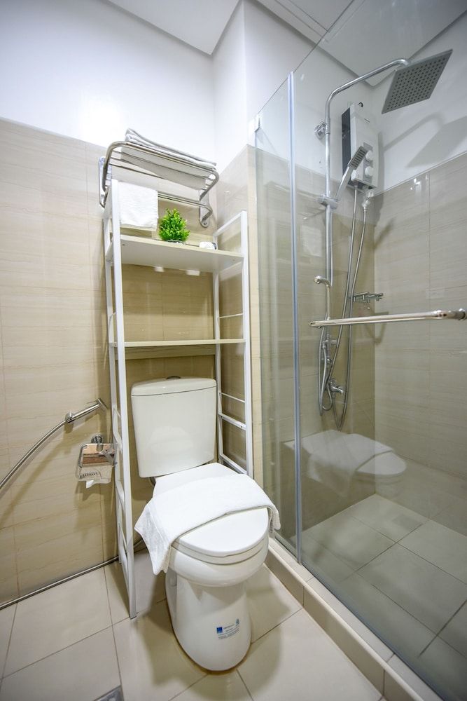 undefined USP Suites at Shore Residences 8