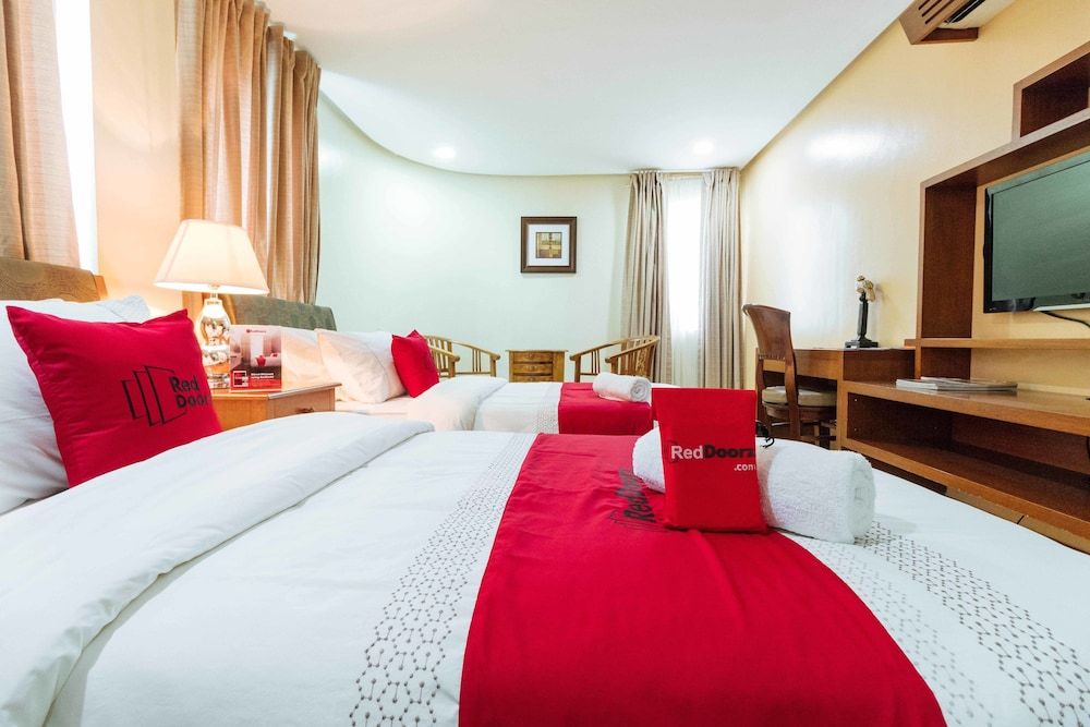 undefined RedDoorz Plus near Vito Cruz Manila 4