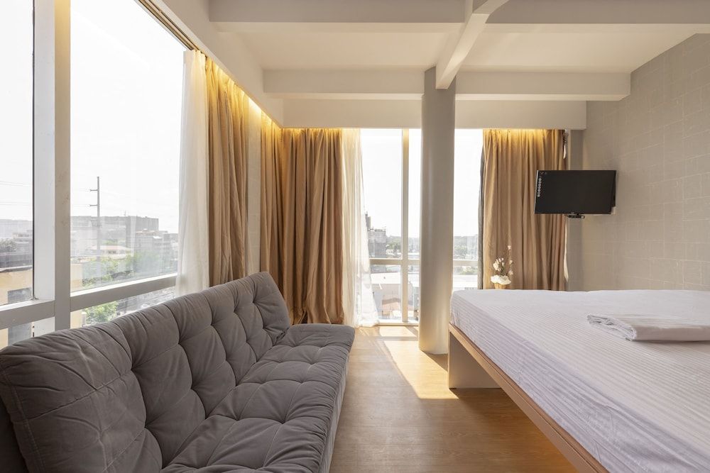 Selah Pods Hotel Manila Suite 2