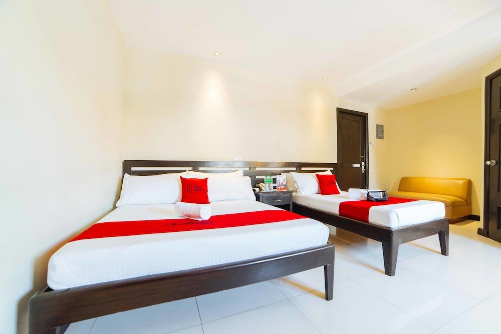undefined RedDoorz Plus near Naia Expressway 10