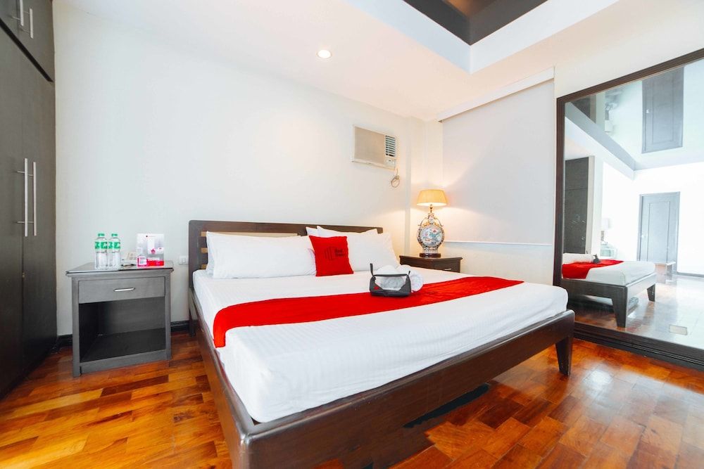 undefined RedDoorz Plus near Naia Expressway 6