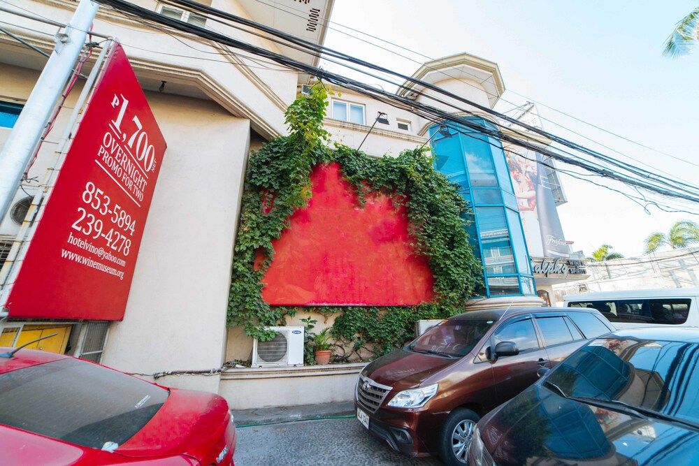 undefined RedDoorz Plus near Naia Expressway