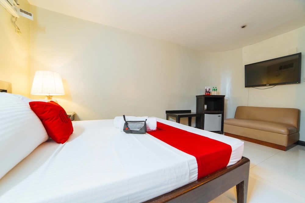 undefined RedDoorz Plus near Naia Expressway 3