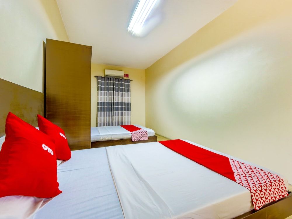 Metro Deluxe Residences