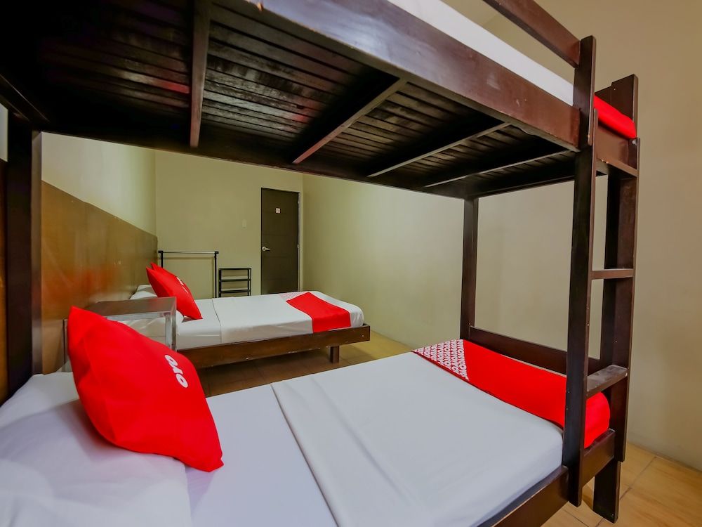 Metro Deluxe Residences Economy Shared Dormitory 7