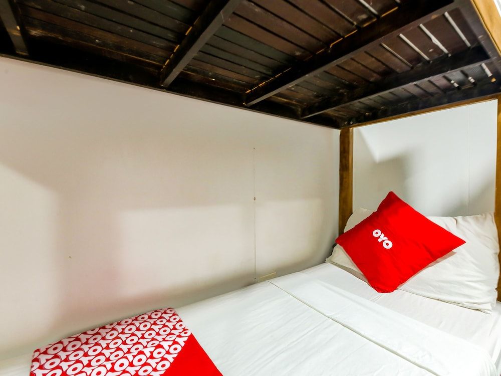 Metro Deluxe Residences Economy Shared Dormitory, Mixed Dorm 2