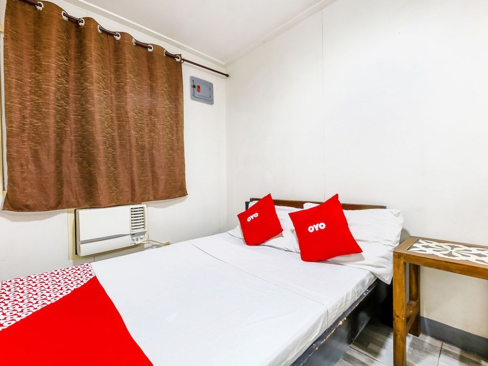 Metro Deluxe Residences Standard Double Room