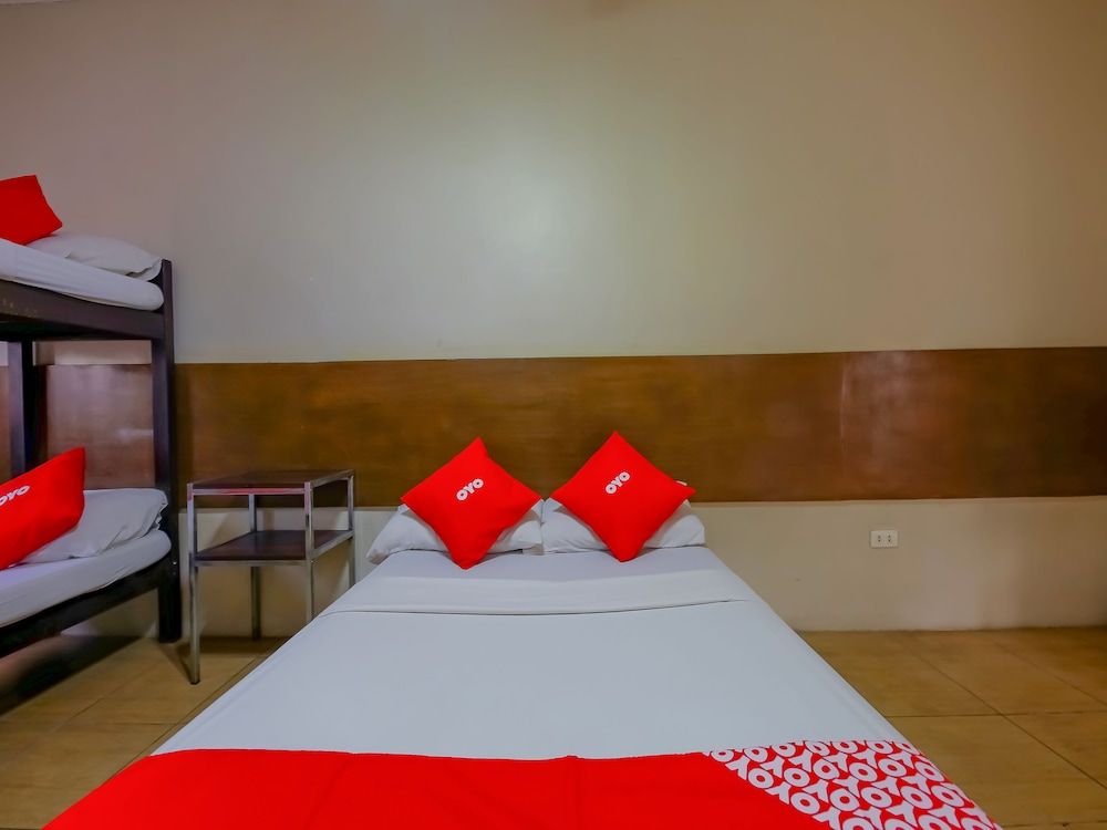 Metro Deluxe Residences Economy Shared Dormitory 3