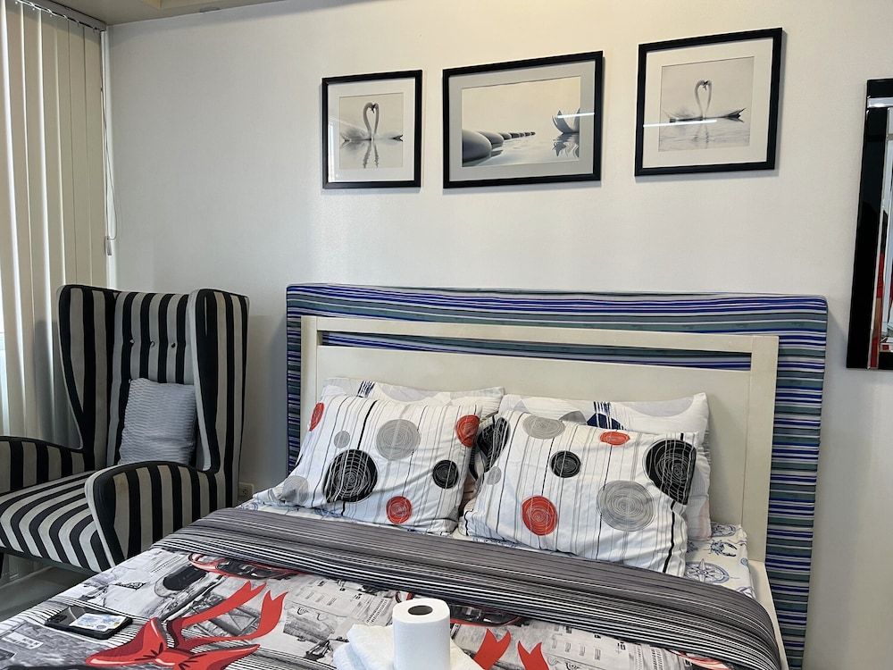 undefined Del'S Condotel across NAIA Terminal 3 5