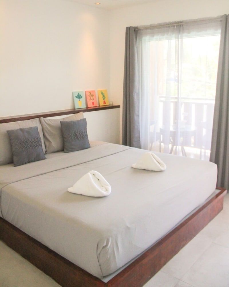 Yellow Mango Resort Bohol Deluxe Room 6