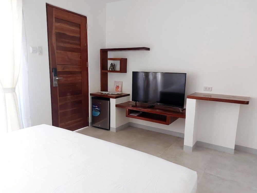 Yellow Mango Resort Bohol Superior Room 12