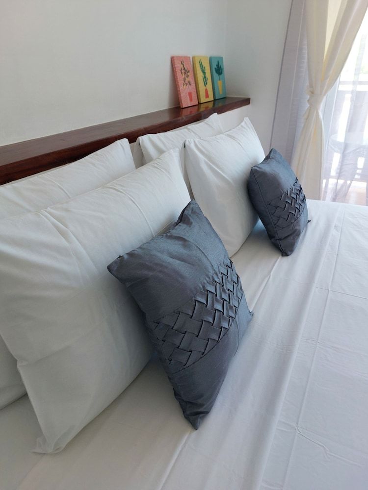 Yellow Mango Resort Bohol Deluxe Room 5