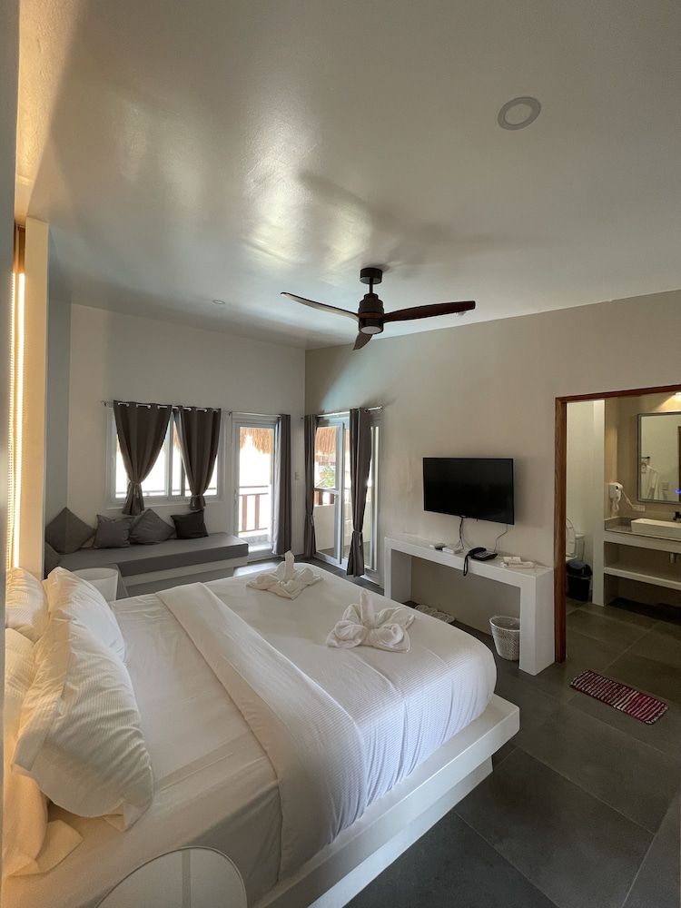 Bathala Resort Deluxe Triple Room 4