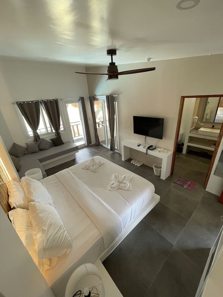 Bathala Resort Deluxe Triple Room 2