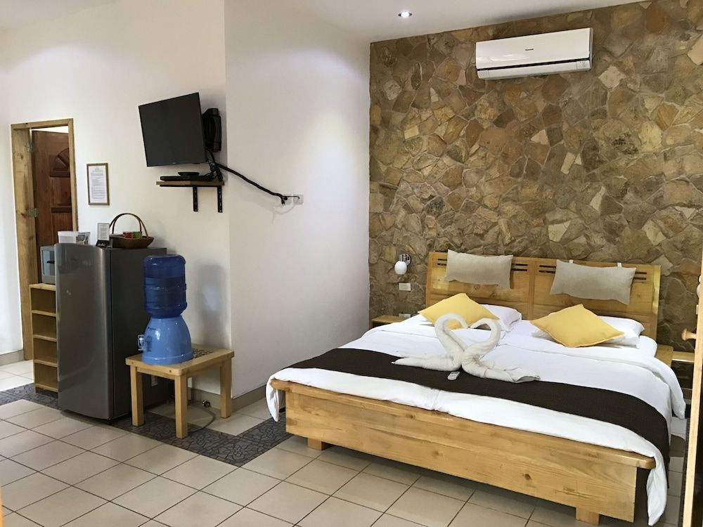 Standard Studio, 1 King Bed