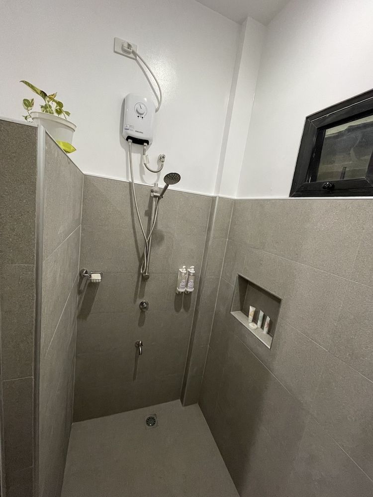 Thistle Inn Standard Twin Room 8