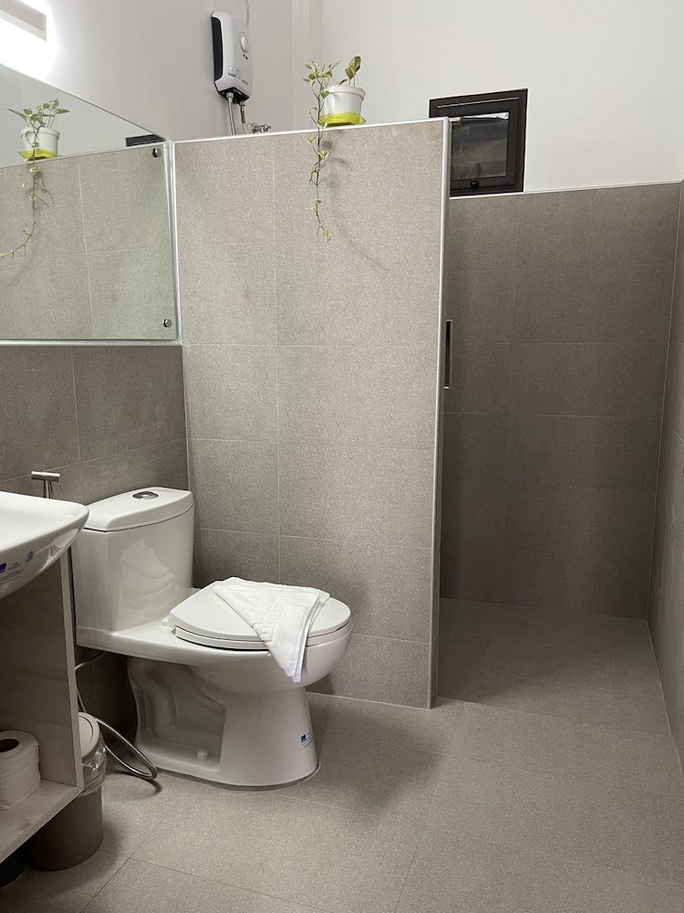 Thistle Inn Junior Suite 7