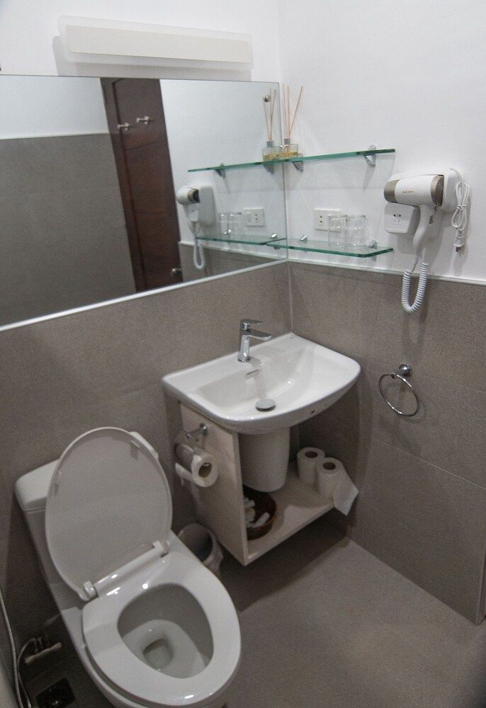 Thistle Inn Standard Twin Room 7