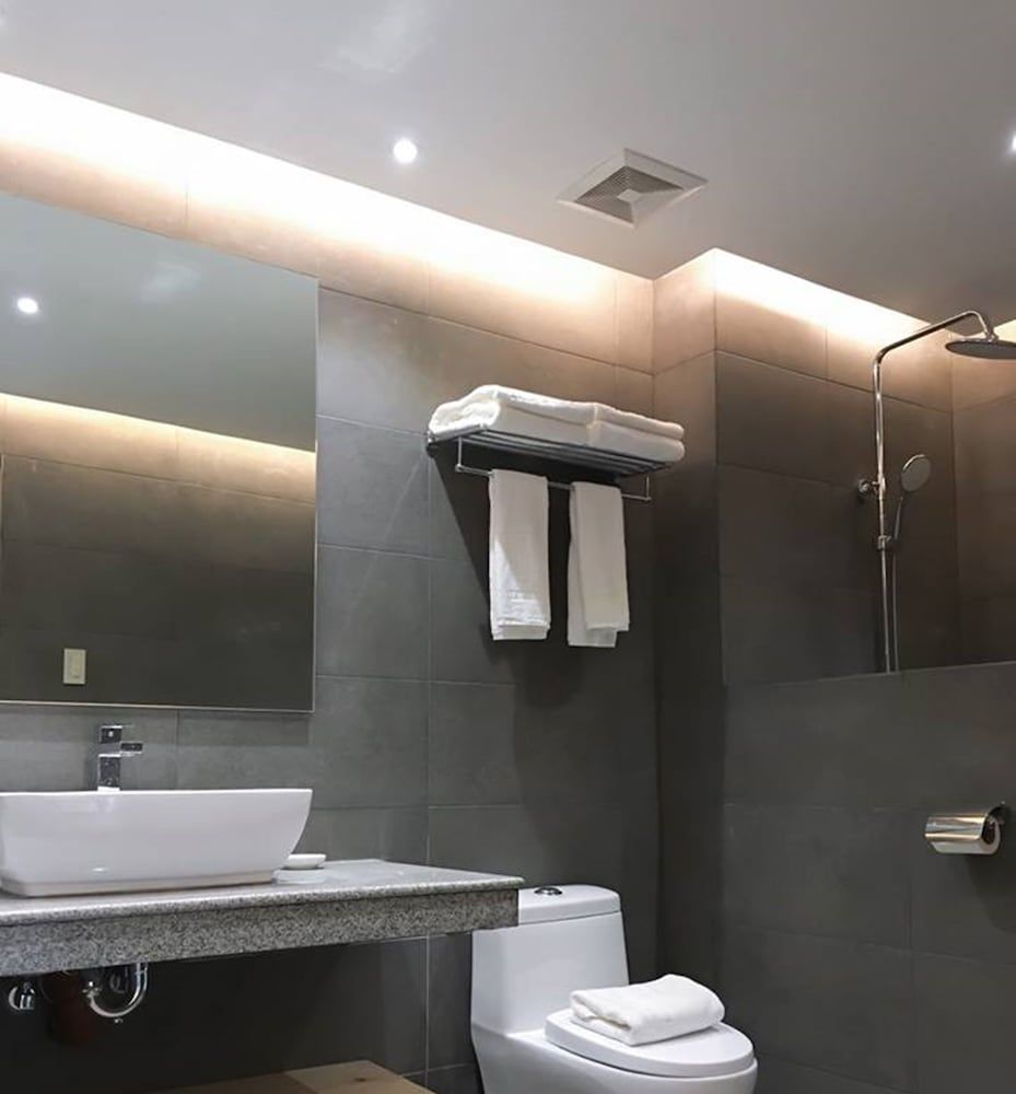 J7 Hotel Iloilo J7 Premier 1 3