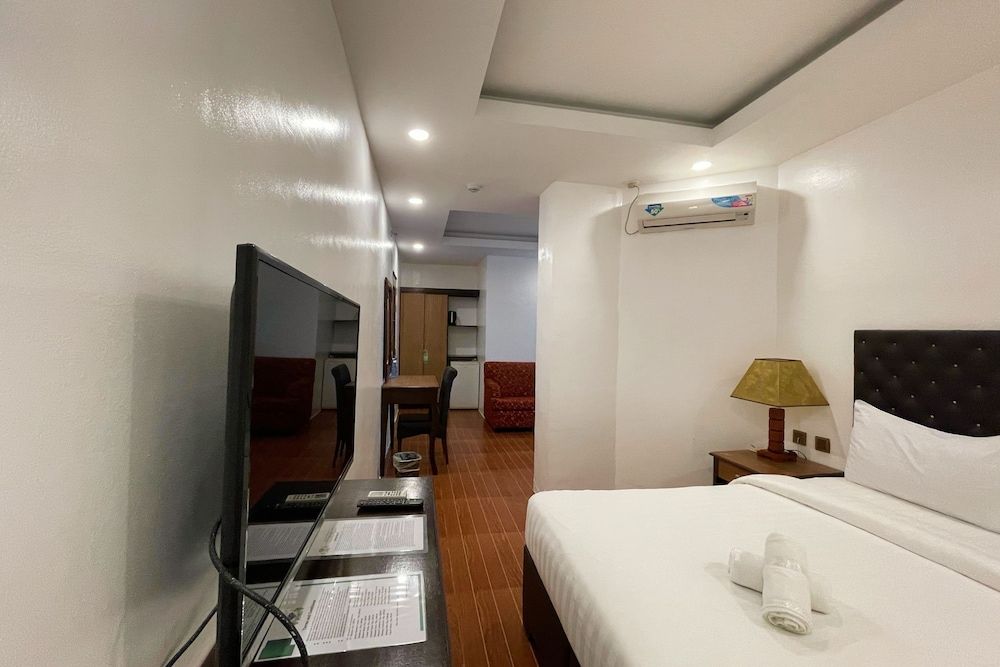 Diamond Spring Hotel Angeles Executive Room 7