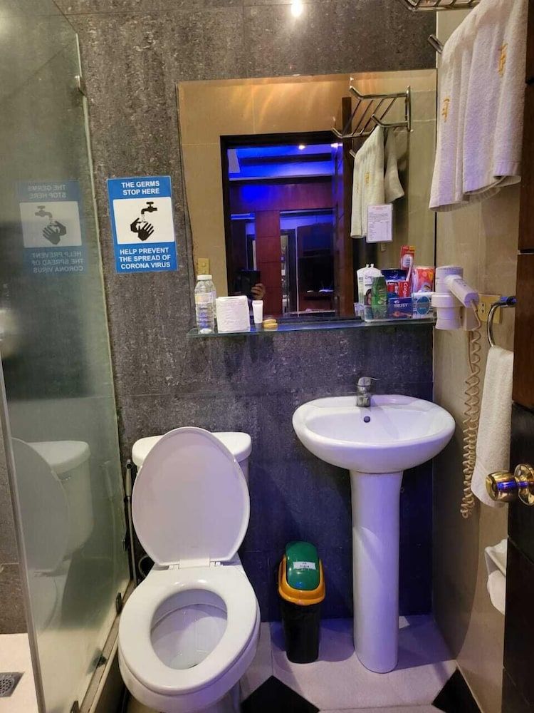 Fields Palace Hotel Deluxe Double Room 6