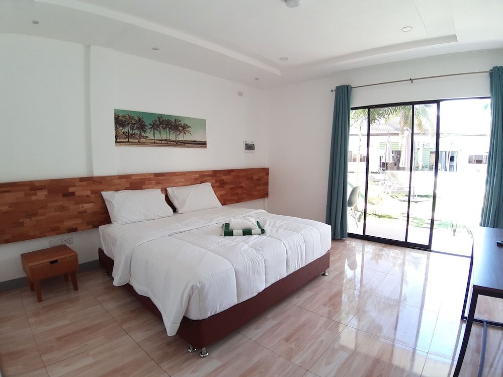 Deluxe King Size-bed Room
