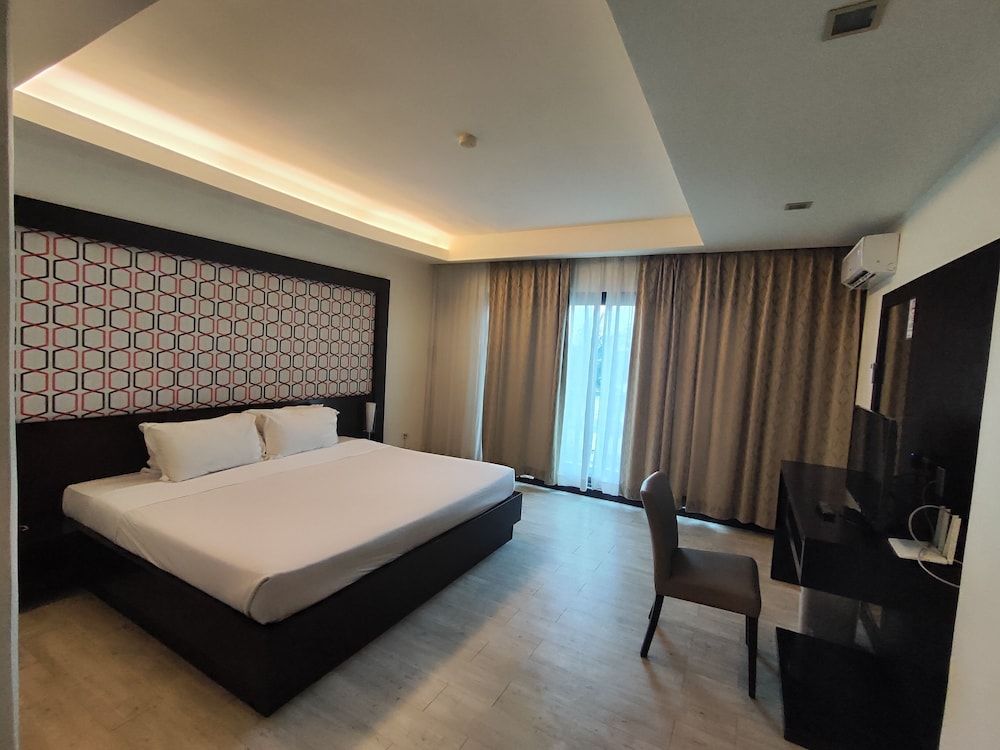 Terrace Hotel Subic Bay