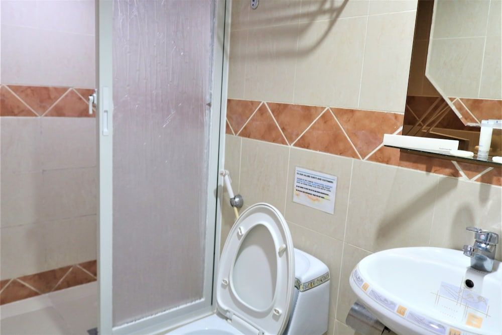 Palm Tree Resort and Restaurant Deluxe Room 3