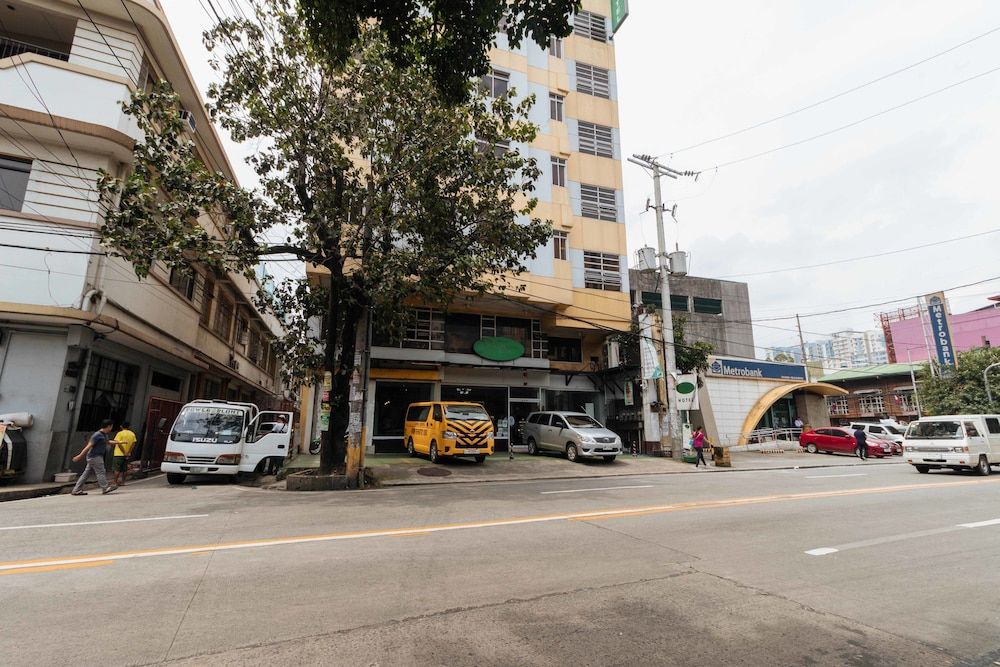 undefined RedDoorz Plus @ Tayuman Manila 2