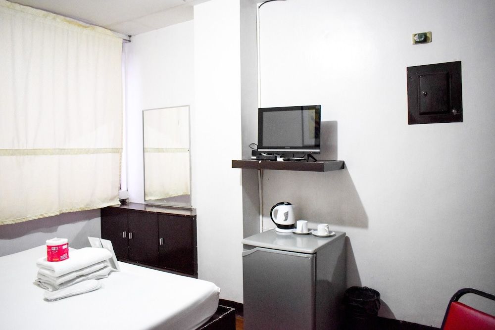 Victoria Mansions Basic Studio 6