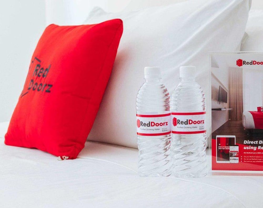 undefined RedDoorz Plus @ RSG SS Residens Vito Cruz 7