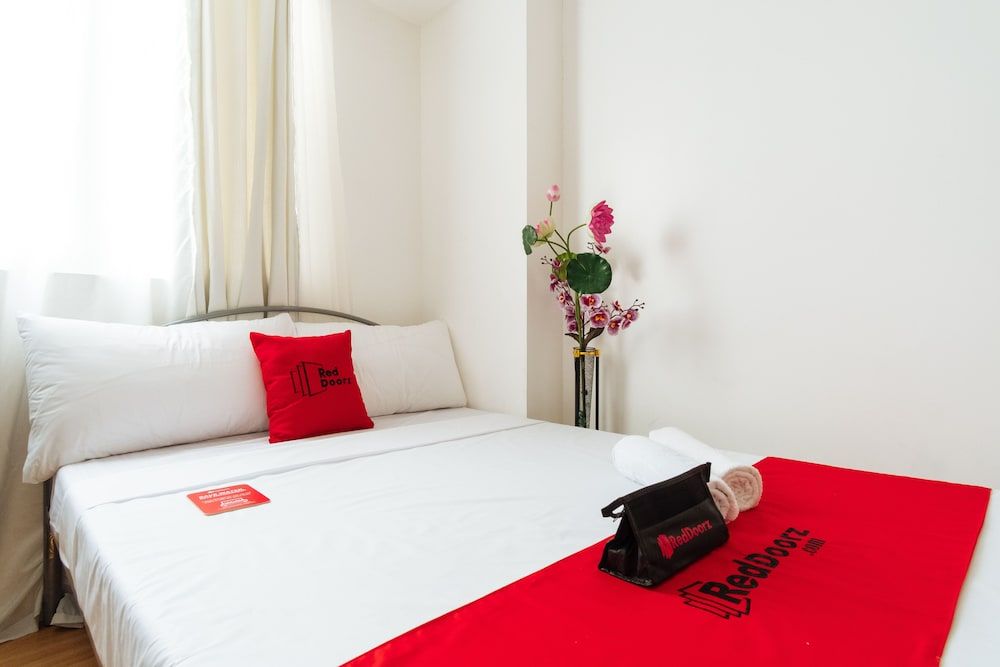 undefined RedDoorz @ Amaia Skies Avenida 7