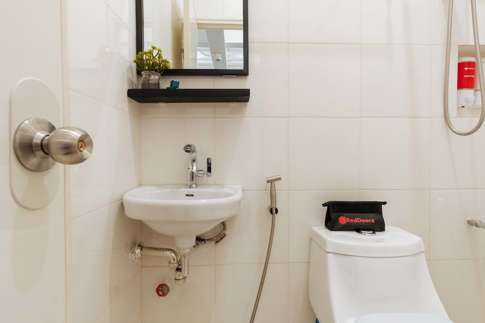 undefined RedDoorz Plus near UST Manila 10