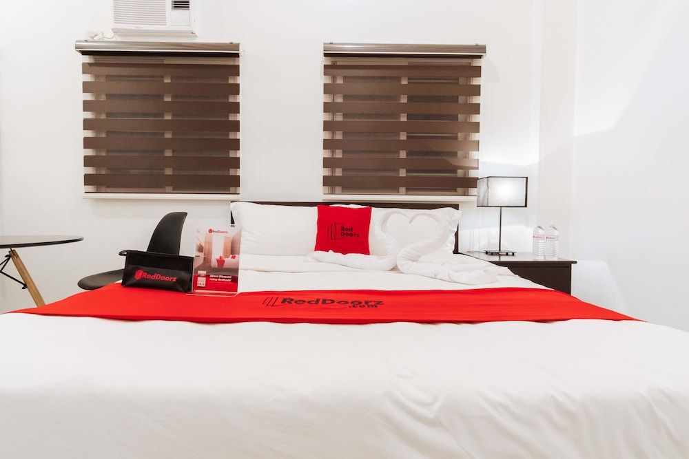 undefined RedDoorz Plus near UST Manila 7