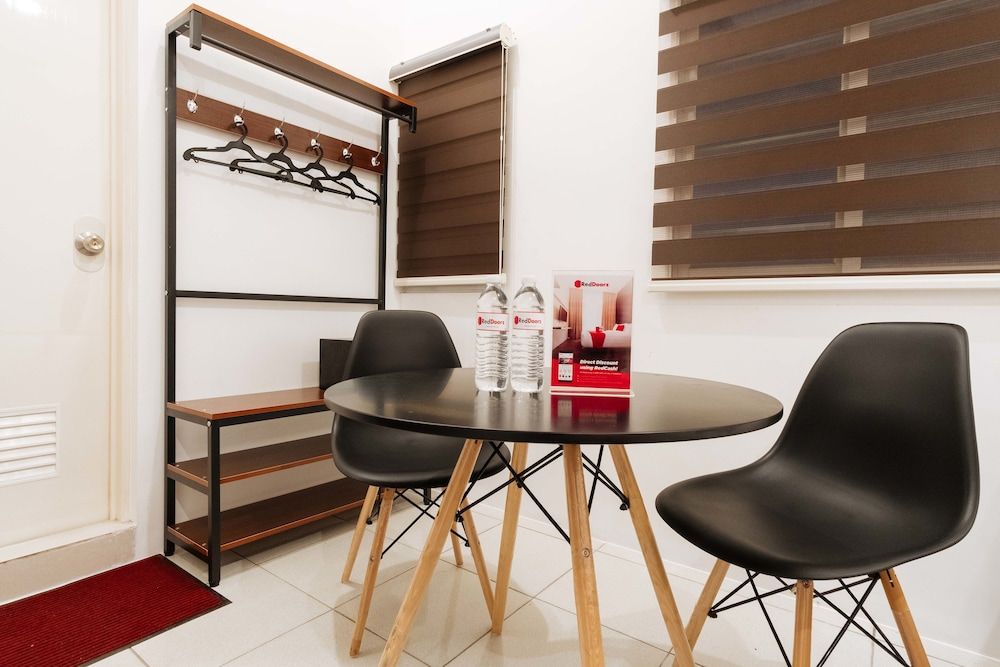 undefined RedDoorz Plus near UST Manila 8