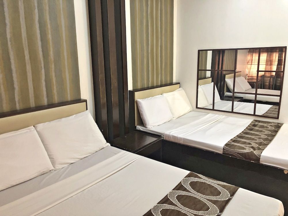 undefined Cosmo Hotel Espana near UST 10