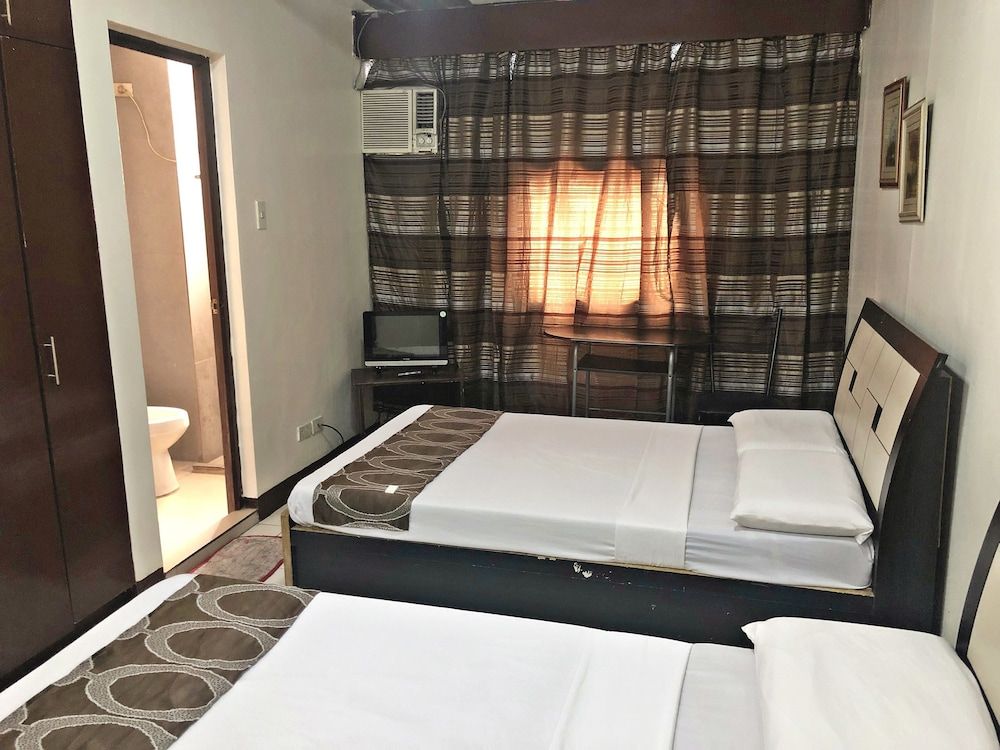 undefined Cosmo Hotel Espana near UST 4