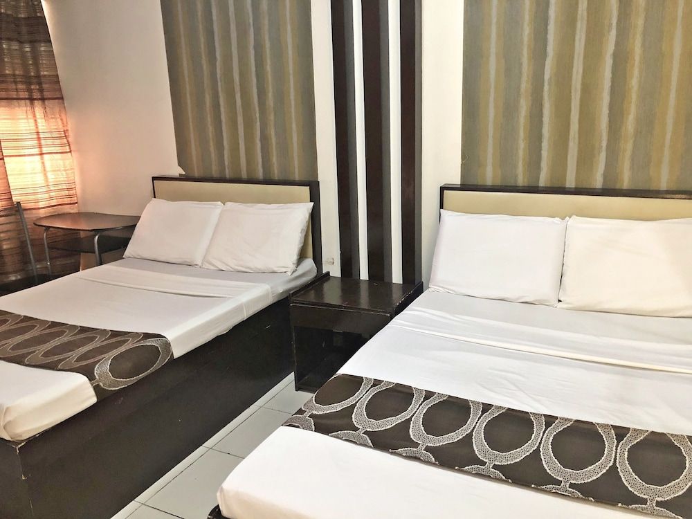 undefined Cosmo Hotel Espana near UST 7