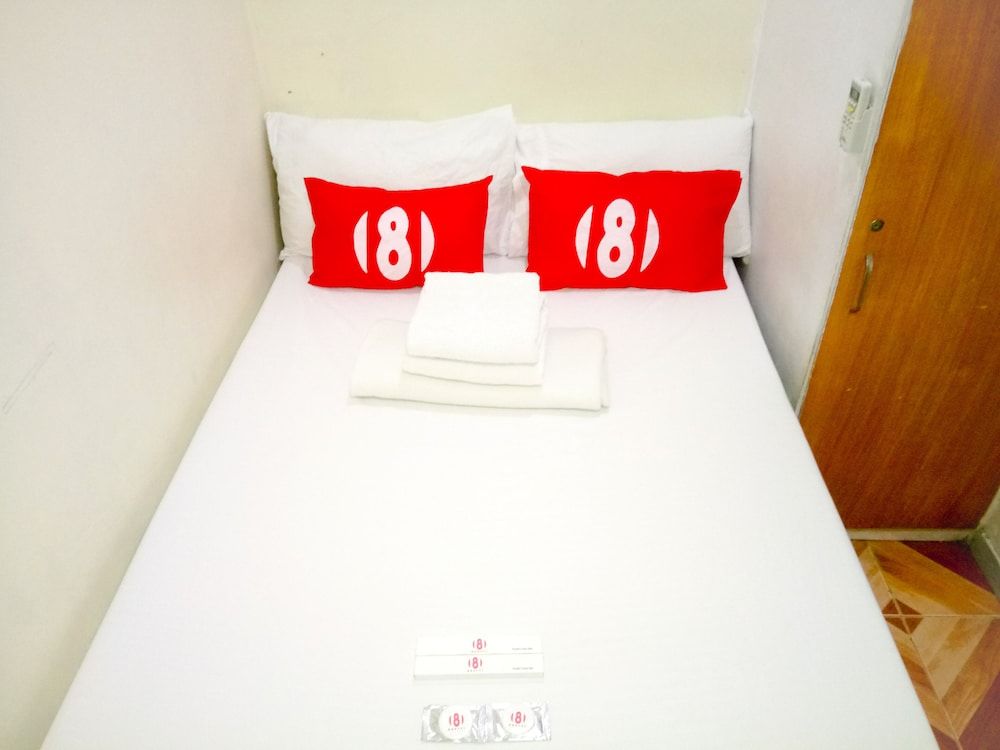 undefined 8 Hostel at Quiapo